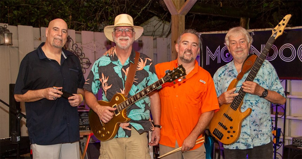 moondog band members with guitars