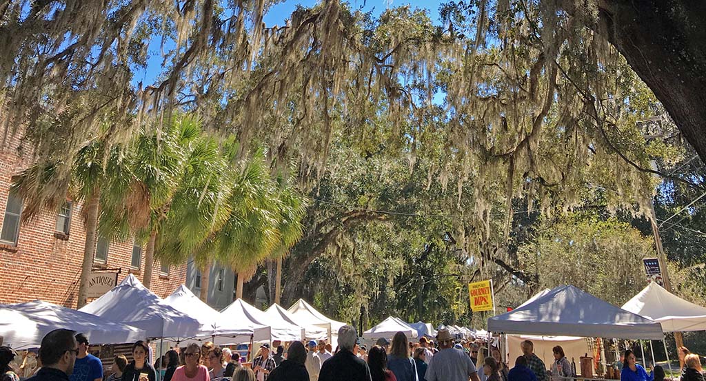 micanopy ffall festvial booths and crowd