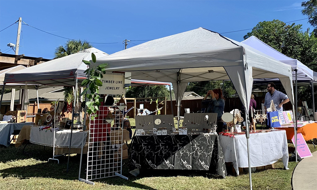 vendors at the auk market