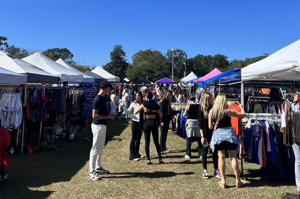 outdoor shopping market